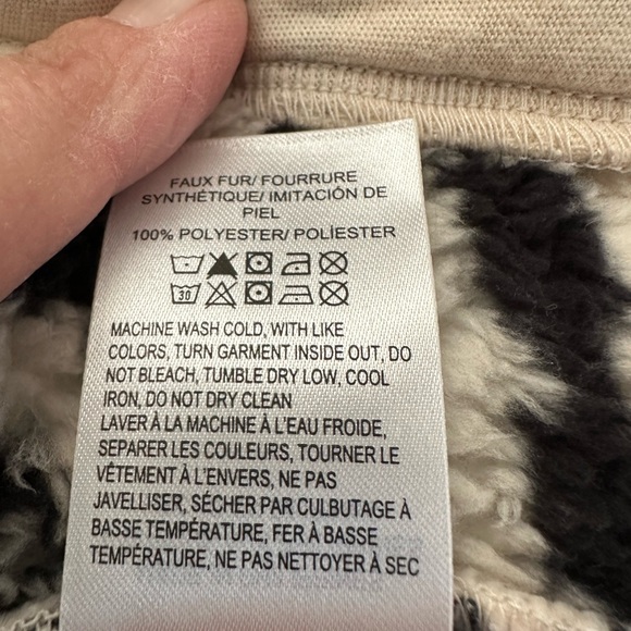 Lucky Brand Cream and Black Fleece Jacket size Large NWOT - Picture 3 of 9